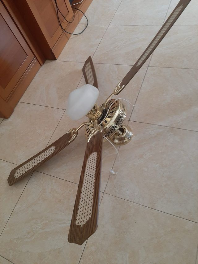 2 Ventiladores techo madera dorado con luz