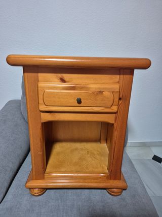 Mesita noche madera provenzal