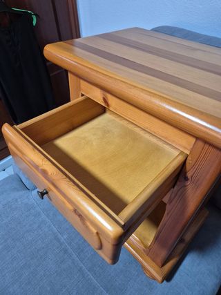 Mesita noche madera provenzal
