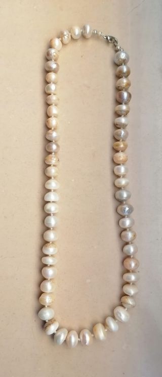 Collana perle beige e bianche