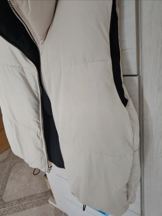 Chaleco reversible beige-negro