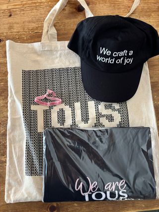 Pack Tous: bolso, pulsera, gorra y camiseta