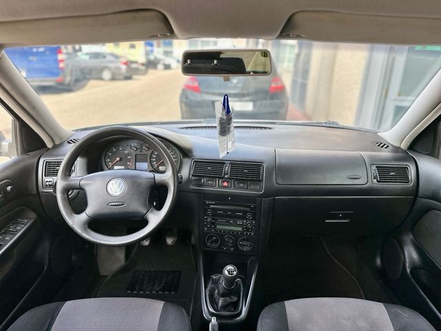 Volkswagen Golf 2003