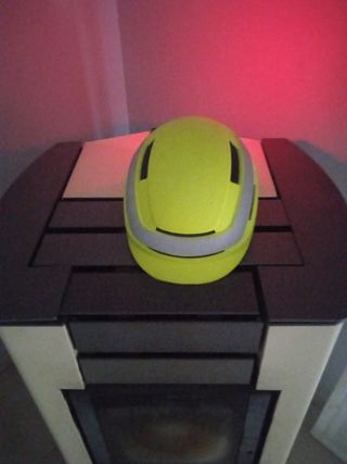 Casco bici o patinete con luz trasera ( 3 modos) 