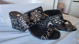 Sabot eleganti neri e oro