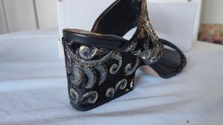 Sabot eleganti neri e oro