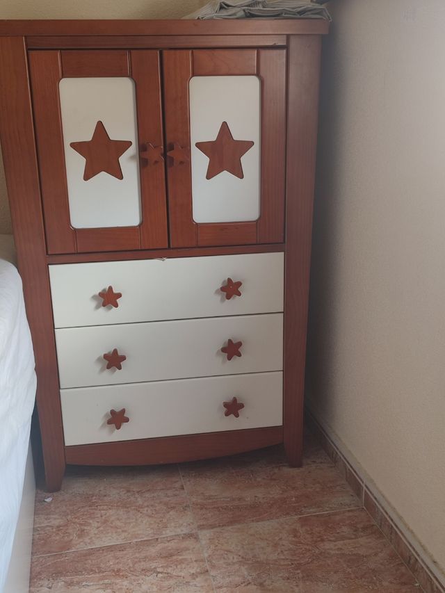 Mueble infantil madera - estrellas
