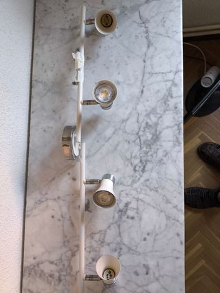 Lámparas de  techo 4 focos . Las dos 18€. Una 10€