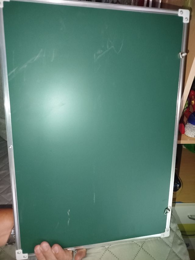 Pizarra magnética infantil: letras, números