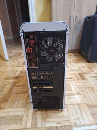 PC sobremesa blanco