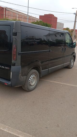 Opel Vivaro 2005