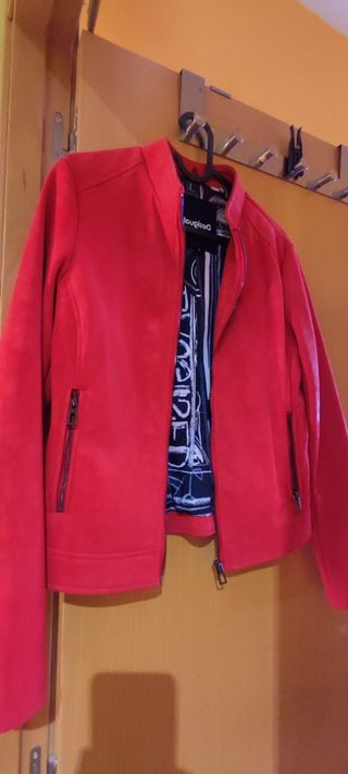 Cazadora Desigual roja
