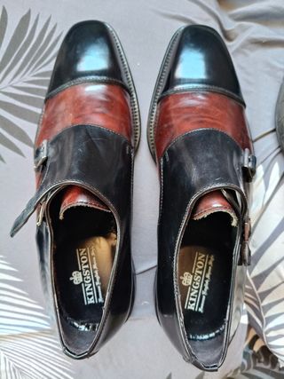 Zapatos prácticamente nuevos,100 € los 3 pares

