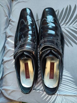 Zapatos prácticamente nuevos,100 € los 3 pares
