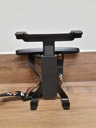 Soporte tablet reposacabezas coche.