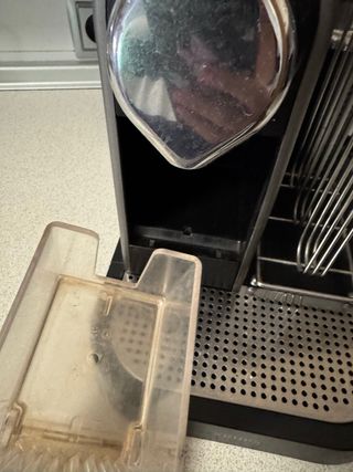 Cafetera Krups Nespreso para piezas. si funciona