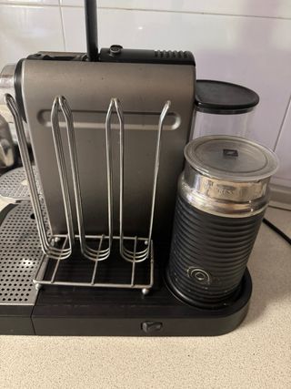 Cafetera Krups Nespreso para piezas. si funciona