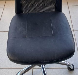 Silla oficina giratoria negra