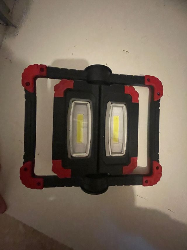 Linterna LED Portátil - Alta Potencia