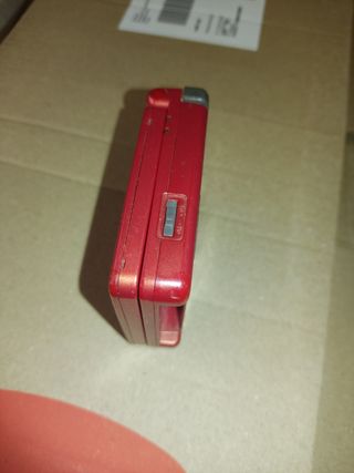 Game Boy Advance SP roja