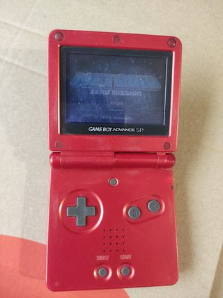 Game Boy Advance SP roja