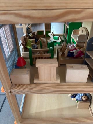 Casa Muñecas Madera 4 Pisos, se puede hacer 2 y 2.