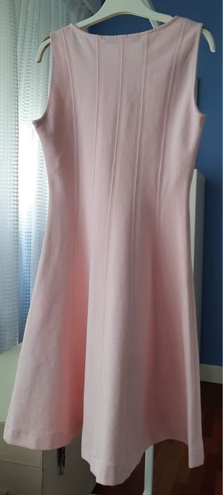 Vestido rosa elastico de Zara. 