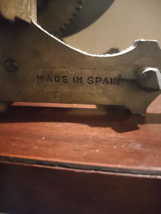 Reloj antiguo de madera