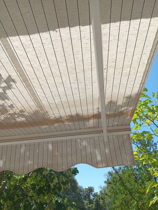 Toldo beige - protección solar