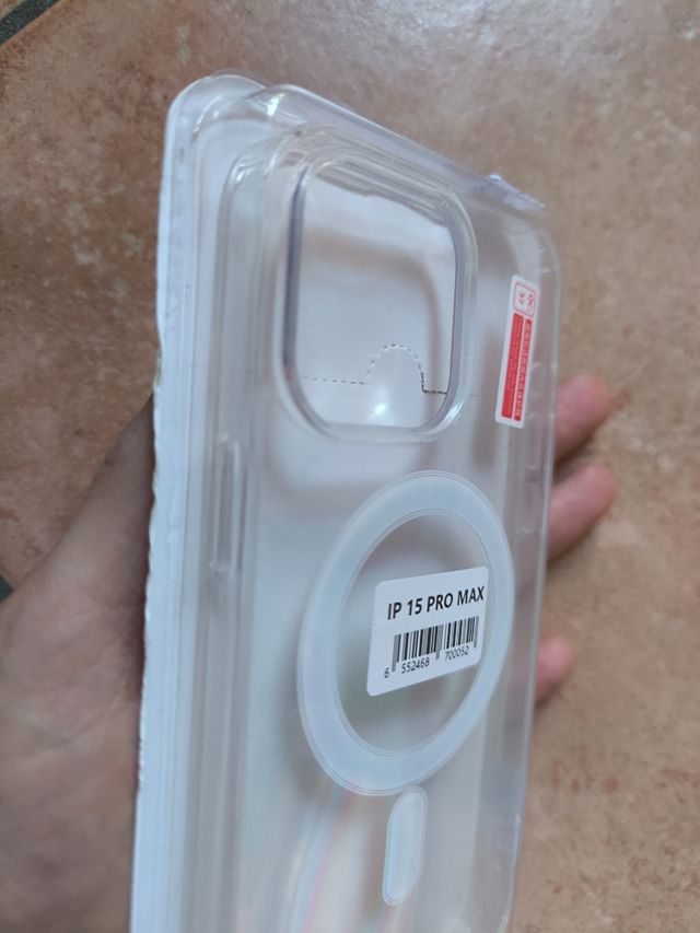 Custodia iPhone 15 Pro Max Magsafe trasparente