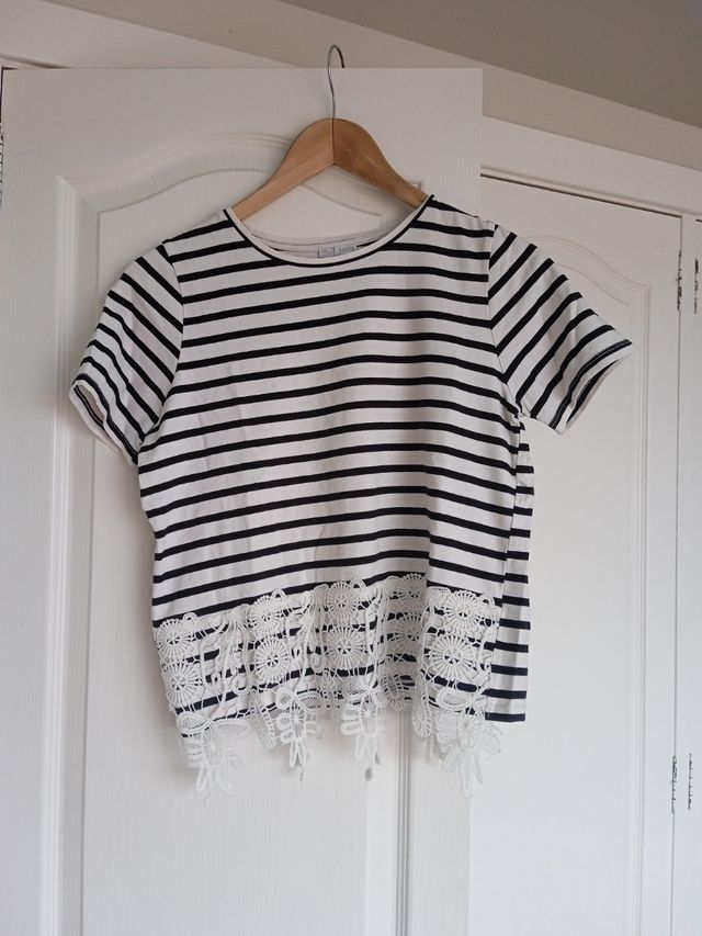 Top rayado blanco&negro con encaje