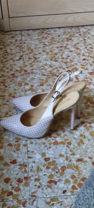 Scarpe Via Montenapoleone stile Chanel 