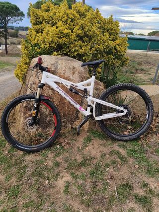Bicicleta Enduro Intense 6 - doble suspensión

