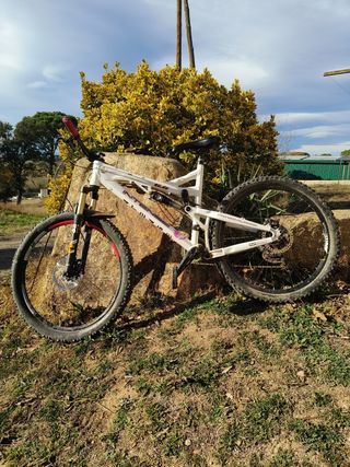 Bicicleta Enduro Intense 6 - doble suspensión
