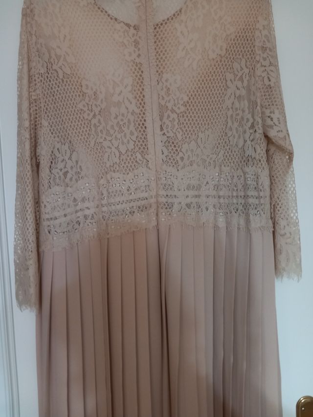 Vestido plisado de vestir en rosa nuge