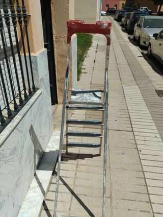 Escalera aluminio 4 peldaños