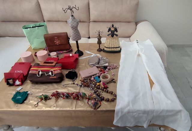 LOTE PANTALÓN NUEVO, BOLSOS, SOPORTE JOYAS, COLLAR