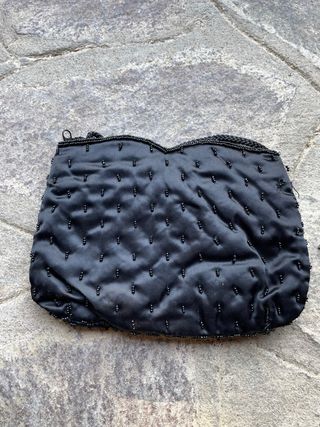 Borsetta vintage nera con perline