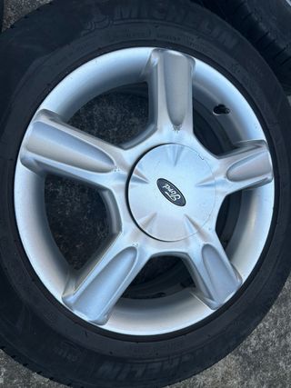 4 Llantas Ford Focus 16" con neumáticos