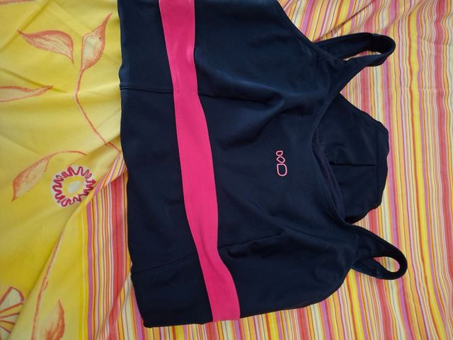 Costume da bagno nero e rosa