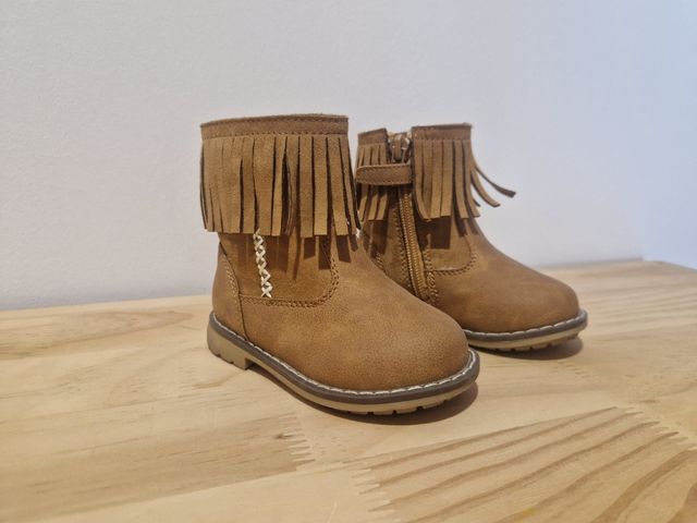 Botas niña flecos marrones Talla 20