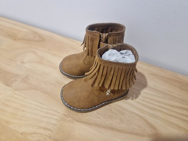 Botas niña flecos marrones Talla 20