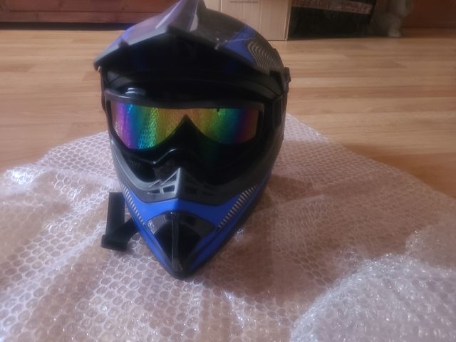 Casco da motocross con occhiali