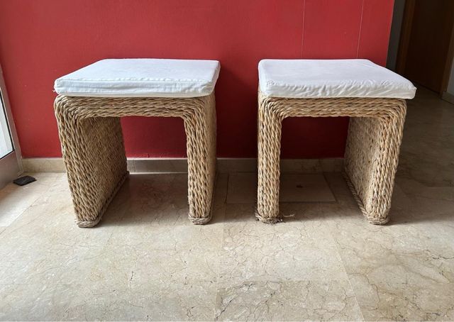 set di sedute in vimini con cuscino