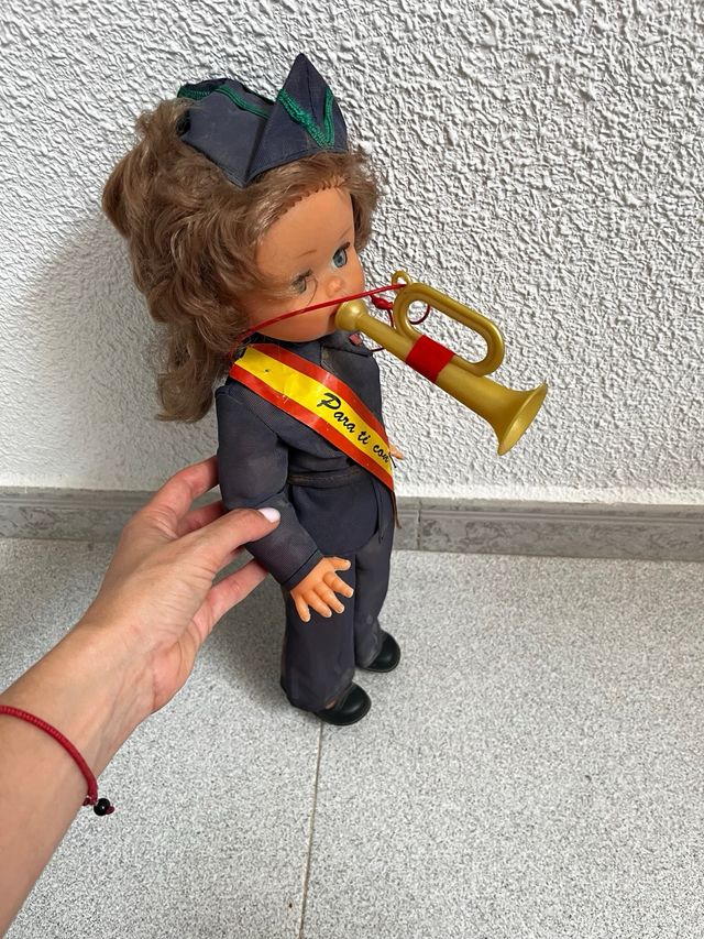Muñeca de la mili