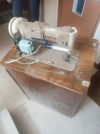 Máquina coser Singer antigua