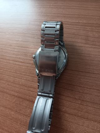 Reloj Casio Quartz plateado
