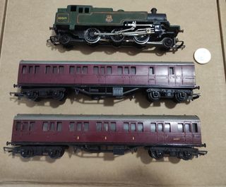 Tren HO: locomotora + 2 vagones