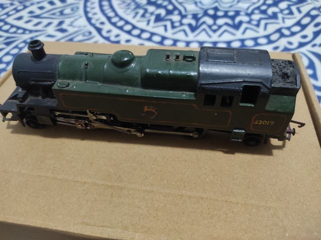 Tren HO: locomotora + 2 vagones