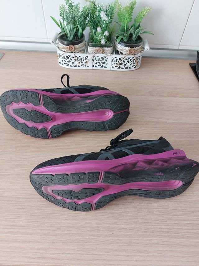 Zapatillas Asics Novablast 39 mujer